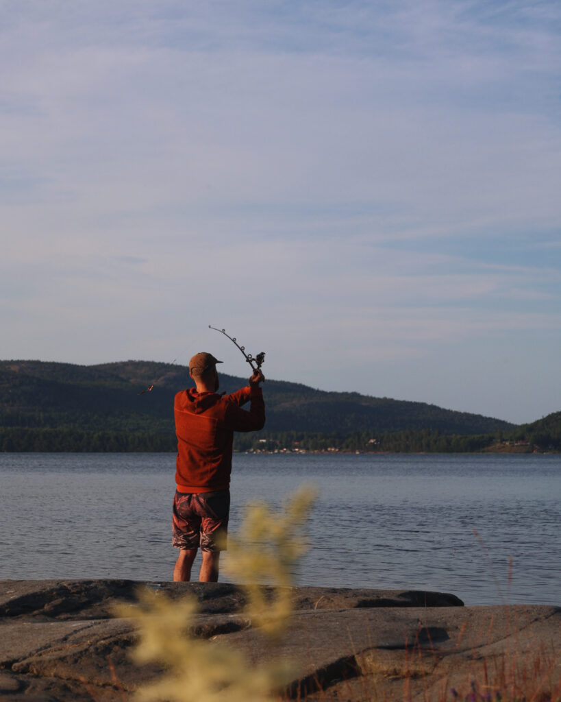 Maßgeschneidertes Wildnis-Abenteuer in Schweden: Private Guides für Gruppen und Unternehmen buchen