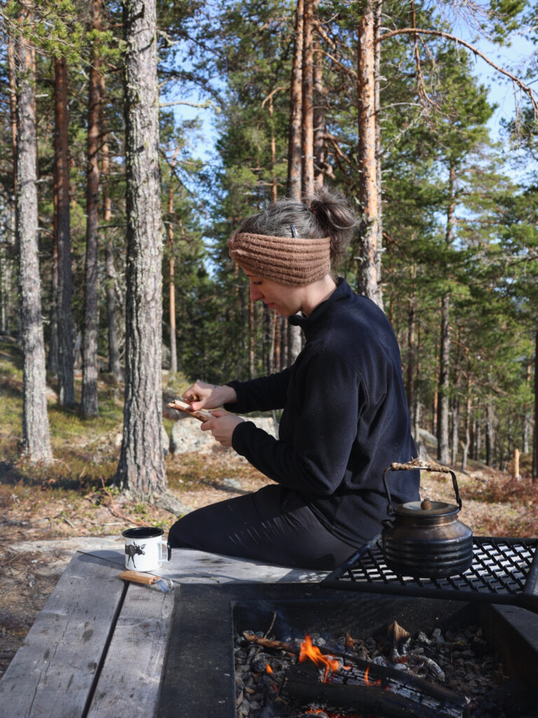 Dagsutflykt från Östersund: Lär dig grunderna i bushcraft och att göra upp eld.