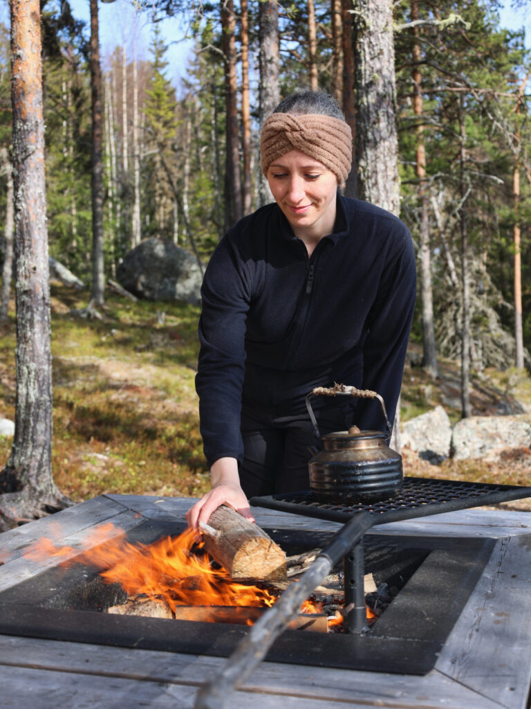 Things to do in Östersund for women: Outdoor skills and nature connection.